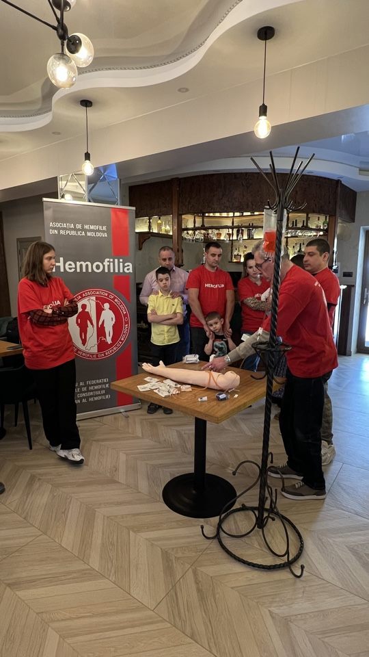 Foto eveniment 5 din Instruirea părinților și copiilor  cu hemofilie,în auto administrarea factorului de coagulare